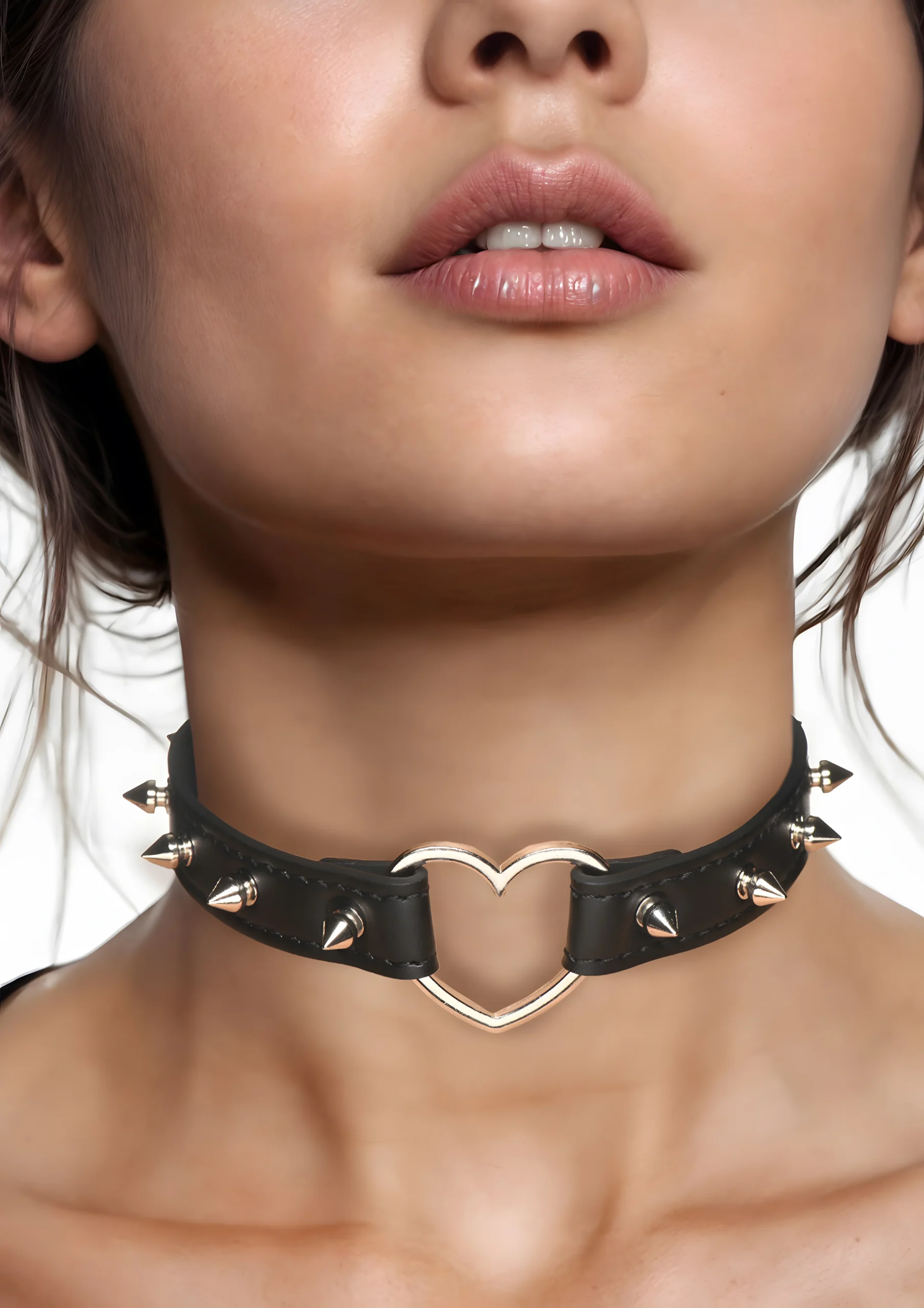 Spiked Heart Collar Black